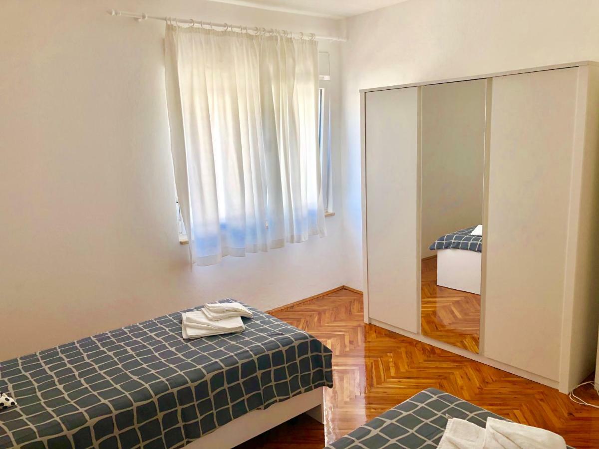 Ferienwohnung Davor Pula Exterior foto